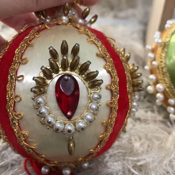 Vintage Set Of Three Christmas Ornaments - Picture 8 of 16